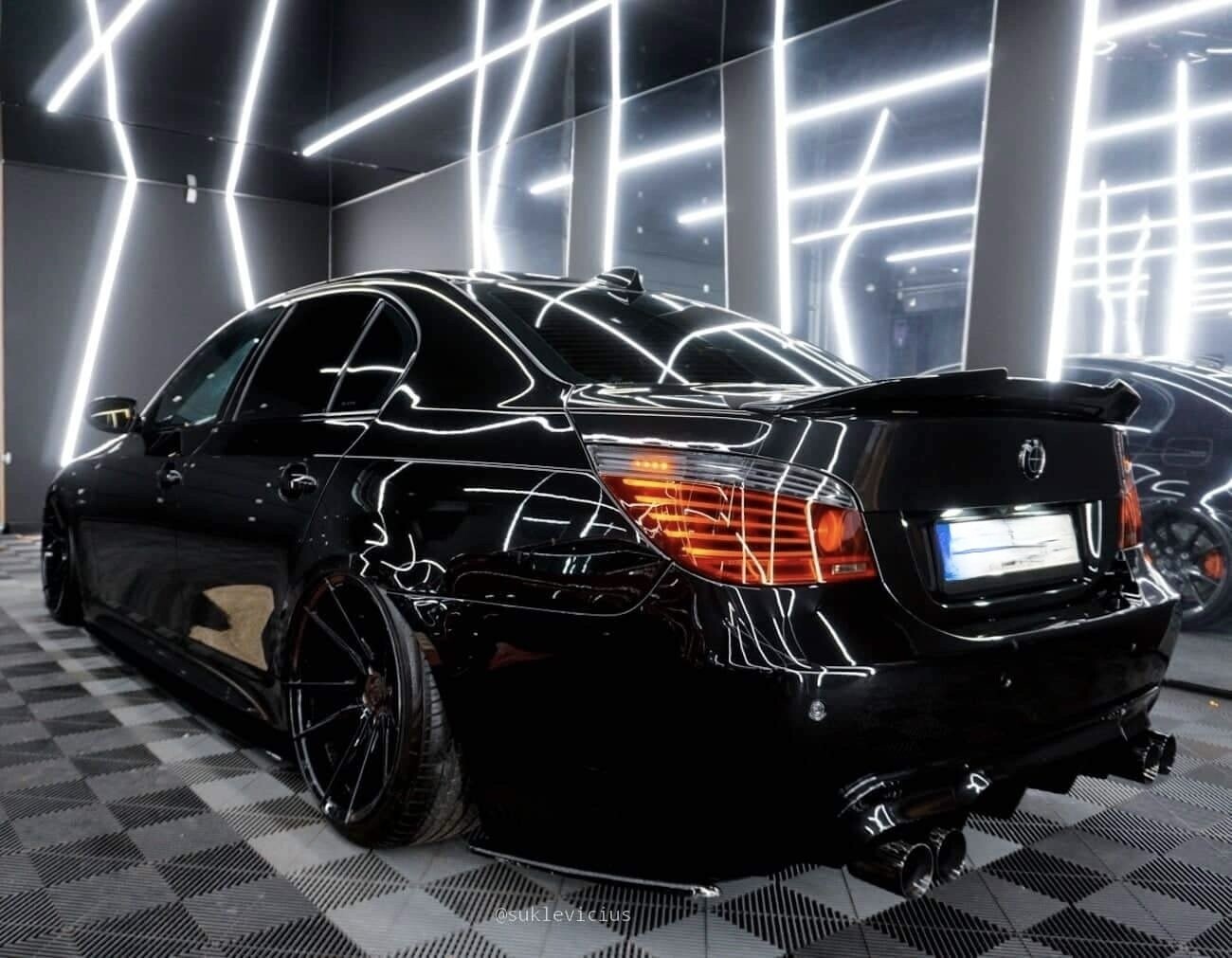 Rolling Elegance Heckspoiler für BMW E60